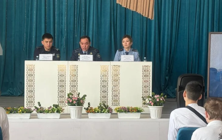 Профилактическая беседа со студентами колледжа